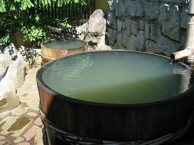 焼の湯・樽風呂